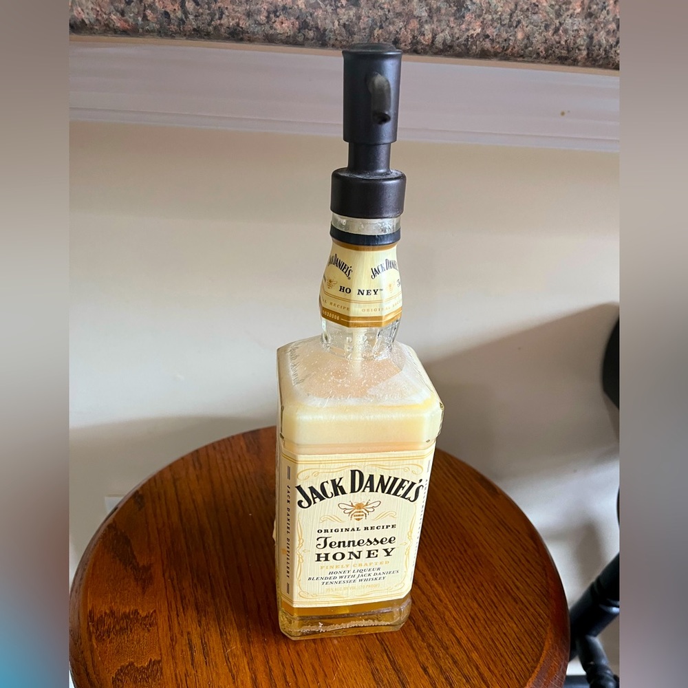 Jack Daniel’s Tennessee Honey Soap Dispenser